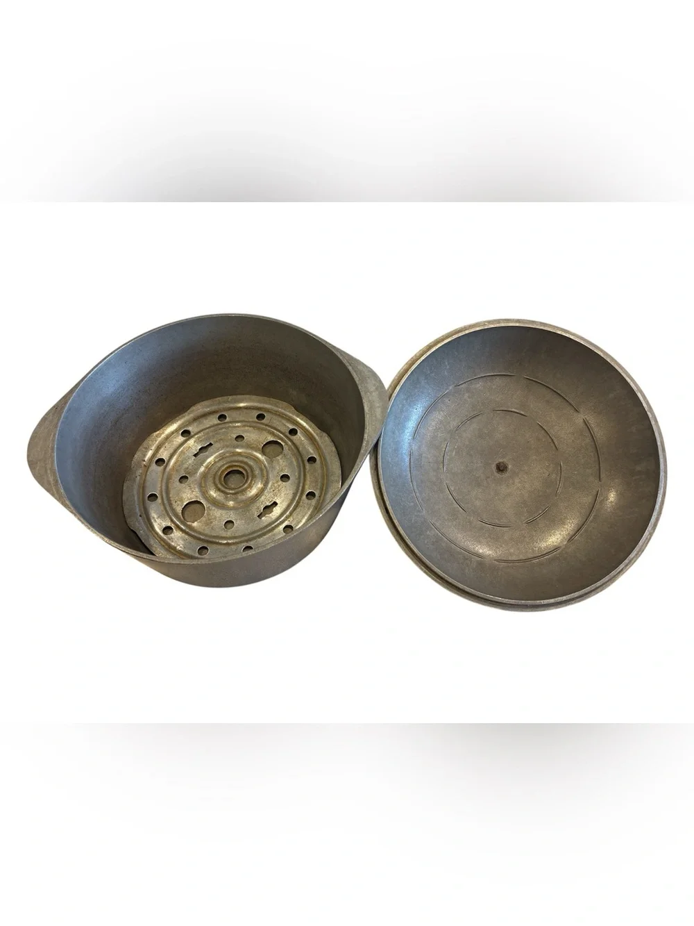 4.5 Qt Hammered Club Aluminum Dutch Oven with Lid And Steamer Insert Vintage